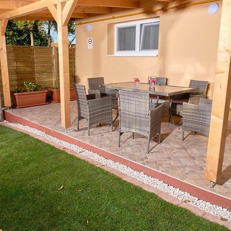 Kincses Sziget Apartman Рацкеве Экстерьер фото